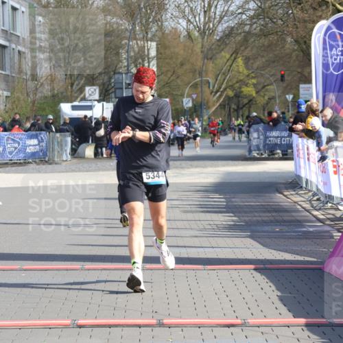 12.04.2026 - 45. Internationalen Wilhelmsburger Insellauf Strokosch-Dieckow http://msf.ph/oto/9453333 12.04.2026 10:27:16 Ziel 5344, 4941 meine-sportfotos.de