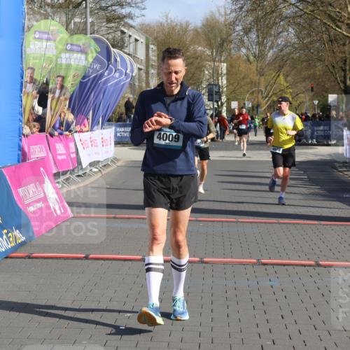 12.04.2026 - 45. Internationalen Wilhelmsburger Insellauf Strokosch-Dieckow http://msf.ph/oto/9453335 12.04.2026 10:39:41 Ziel 4009, 4608, 2878 meine-sportfotos.de