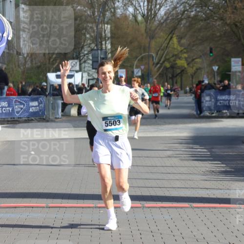 12.04.2026 - 45. Internationalen Wilhelmsburger Insellauf Strokosch-Dieckow http://msf.ph/oto/9453345 12.04.2026 10:27:26 Ziel 5503, 5055 meine-sportfotos.de