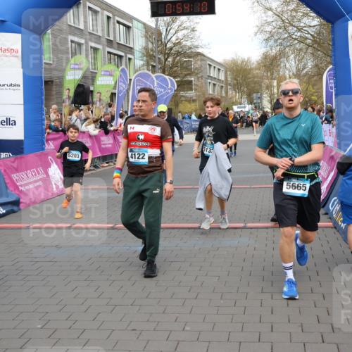 12.04.2026 - 45. Internationalen Wilhelmsburger Insellauf Strokosch-Dieckow http://msf.ph/oto/9453349 12.04.2026 13:07:09 Ziel 5587, 4122, 5665, 4280, 5132, 5203, 4496, 2804, 4479, 4114 meine-sportfotos.de