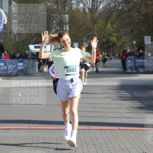 12.04.2026 - 45. Internationalen Wilhelmsburger Insellauf Strokosch-Dieckow http://msf.ph/oto/9453354 12.04.2026 10:27:26 Ziel 5503, 5055 meine-sportfotos.de