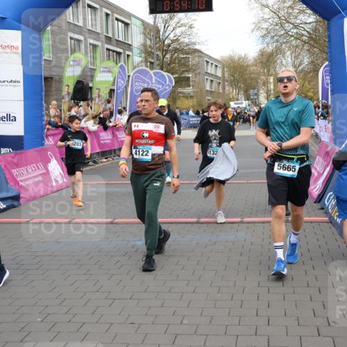 12.04.2026 - 45. Internationalen Wilhelmsburger Insellauf Strokosch-Dieckow http://msf.ph/oto/9453355 12.04.2026 13:07:09 Ziel 5587, 4122, 5665, 4280, 5132, 5203, 4496, 2804, 4479, 4114 meine-sportfotos.de