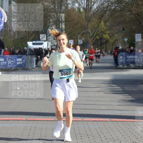 12.04.2026 - 45. Internationalen Wilhelmsburger Insellauf Strokosch-Dieckow http://msf.ph/oto/9453362 12.04.2026 10:27:27 Ziel 5503, 5055 meine-sportfotos.de