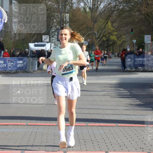 12.04.2026 - 45. Internationalen Wilhelmsburger Insellauf Strokosch-Dieckow http://msf.ph/oto/9453368 12.04.2026 10:27:27 Ziel 5503, 5055 meine-sportfotos.de