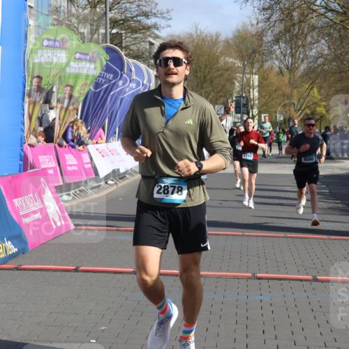 12.04.2026 - 45. Internationalen Wilhelmsburger Insellauf Strokosch-Dieckow http://msf.ph/oto/9453371 12.04.2026 10:39:46 Ziel 4608, 2878, 3110, 4040, 4325, 4871, 4393, 4976 meine-sportfotos.de