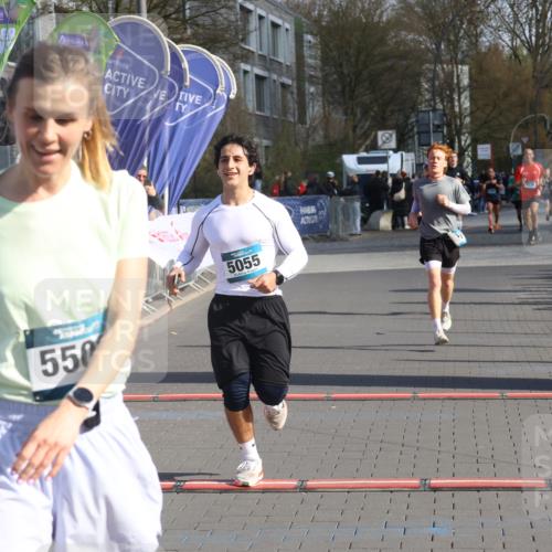 12.04.2026 - 45. Internationalen Wilhelmsburger Insellauf Strokosch-Dieckow http://msf.ph/oto/9453375 12.04.2026 10:27:30 Ziel 5503, 5055, 5301, 2994 meine-sportfotos.de