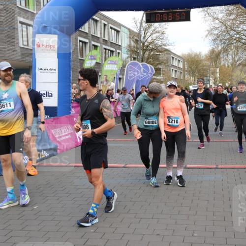 12.04.2026 - 45. Internationalen Wilhelmsburger Insellauf Strokosch-Dieckow http://msf.ph/oto/9453389 12.04.2026 13:06:57 Ziel 5210, 4234, 4705, 4745, 3869, 3866, 2536, 4510, 4078, 4641, 4821, 4408, 3862, 4248 meine-sportfotos.de