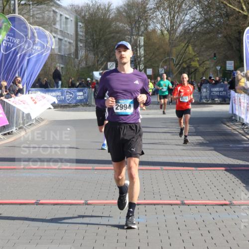 12.04.2026 - 45. Internationalen Wilhelmsburger Insellauf Strokosch-Dieckow http://msf.ph/oto/9453399 12.04.2026 10:27:35 Ziel 5301, 2994, 5685, 4528 meine-sportfotos.de