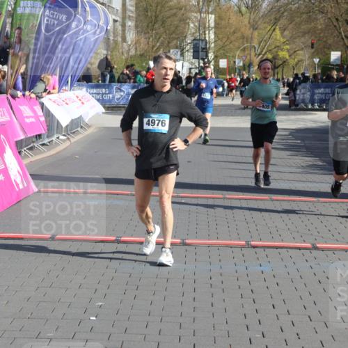 12.04.2026 - 45. Internationalen Wilhelmsburger Insellauf Strokosch-Dieckow http://msf.ph/oto/9453404 12.04.2026 10:39:54 Ziel 4976, 3043, 5405 meine-sportfotos.de