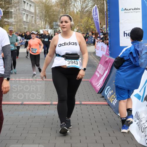 12.04.2026 - 45. Internationalen Wilhelmsburger Insellauf Strokosch-Dieckow http://msf.ph/oto/9453408 12.04.2026 13:06:52 Ziel 3943, 3804, 3270, 2008, 3611, 5210 meine-sportfotos.de