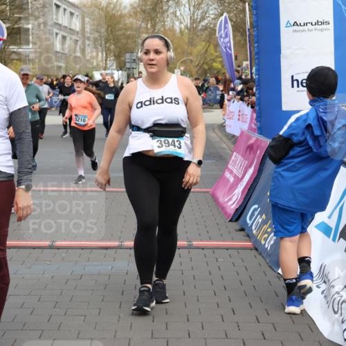 12.04.2026 - 45. Internationalen Wilhelmsburger Insellauf Strokosch-Dieckow http://msf.ph/oto/9453411 12.04.2026 13:06:52 Ziel 3943, 3804, 3270, 2008, 3611, 5210 meine-sportfotos.de