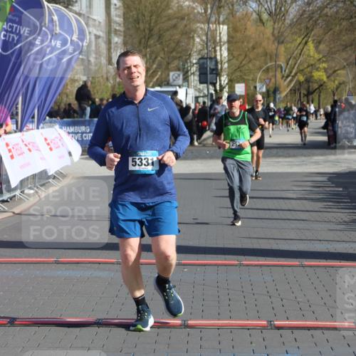 12.04.2026 - 45. Internationalen Wilhelmsburger Insellauf Strokosch-Dieckow http://msf.ph/oto/9453433 12.04.2026 10:40:00 Ziel 5331, 2521, 2953 meine-sportfotos.de