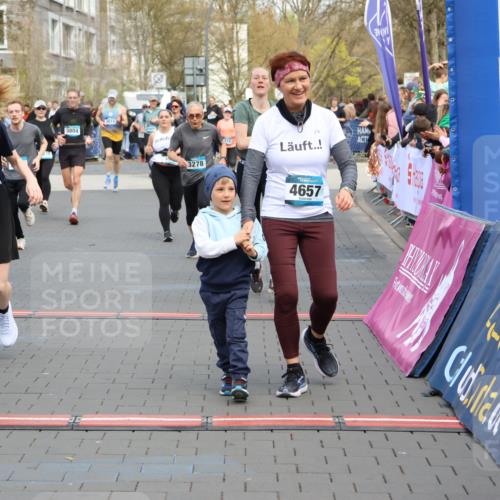 12.04.2026 - 45. Internationalen Wilhelmsburger Insellauf Strokosch-Dieckow http://msf.ph/oto/9453440 12.04.2026 13:06:44 Ziel 4657, 4006, 5218, 4133, 3264, 4091, 3278, 3877, 3943, 3804 meine-sportfotos.de
