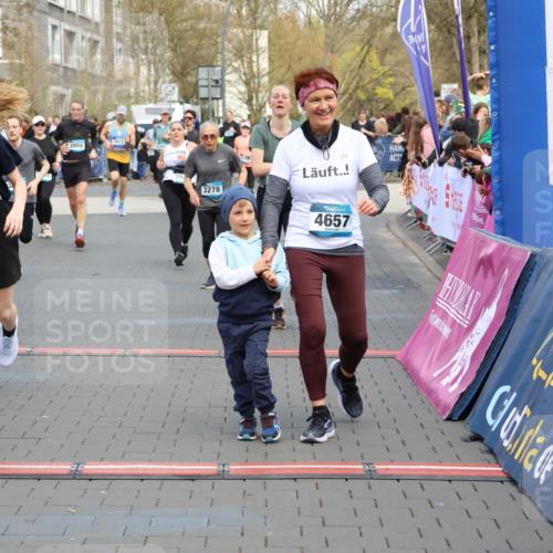 12.04.2026 - 45. Internationalen Wilhelmsburger Insellauf Strokosch-Dieckow http://msf.ph/oto/9453443 12.04.2026 13:06:44 Ziel 4657, 4006, 5218, 4133, 3264, 4091, 3278, 3877, 3943, 3804 meine-sportfotos.de