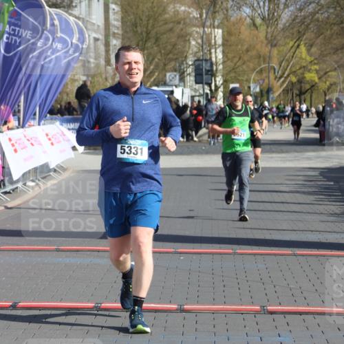 12.04.2026 - 45. Internationalen Wilhelmsburger Insellauf Strokosch-Dieckow http://msf.ph/oto/9453445 12.04.2026 10:40:00 Ziel 5331, 2521, 2953 meine-sportfotos.de