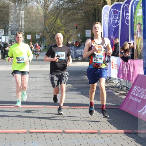 12.04.2026 - 45. Internationalen Wilhelmsburger Insellauf Strokosch-Dieckow http://msf.ph/oto/9453470 12.04.2026 10:27:46 Ziel 3815, 5440, 5279, 2659, 5645 meine-sportfotos.de