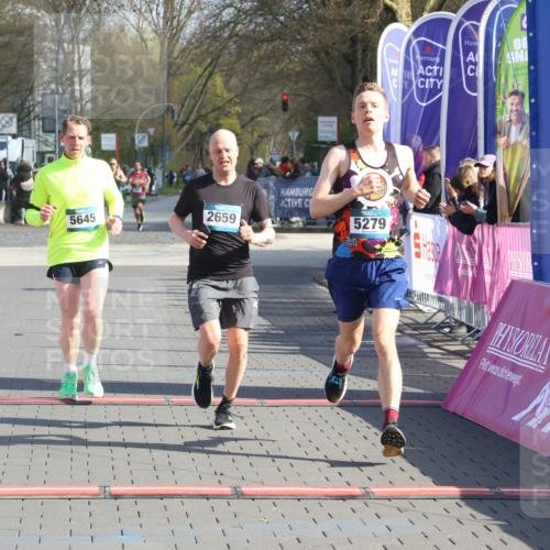 12.04.2026 - 45. Internationalen Wilhelmsburger Insellauf Strokosch-Dieckow http://msf.ph/oto/9453472 12.04.2026 10:27:46 Ziel 3815, 5440, 5279, 2659, 5645 meine-sportfotos.de