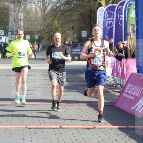12.04.2026 - 45. Internationalen Wilhelmsburger Insellauf Strokosch-Dieckow http://msf.ph/oto/9453476 12.04.2026 10:27:46 Ziel 3815, 5440, 5279, 2659, 5645 meine-sportfotos.de