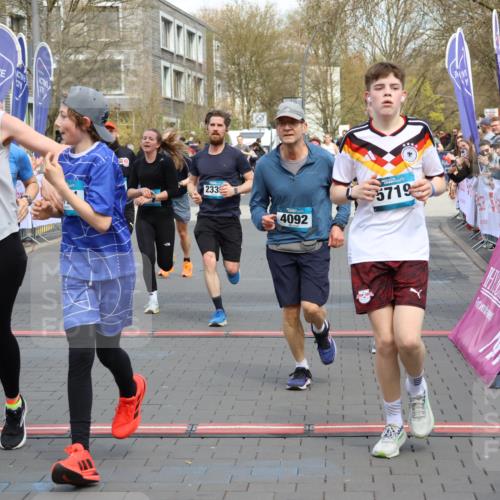 12.04.2026 - 45. Internationalen Wilhelmsburger Insellauf Strokosch-Dieckow http://msf.ph/oto/9453480 12.04.2026 13:06:36 Ziel 4507, 4638, 4010, 4011, 5719, 4092, 4819, 5588, 2335, 4897, 2584, 3591, 5859 meine-sportfotos.de