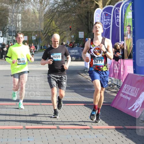 12.04.2026 - 45. Internationalen Wilhelmsburger Insellauf Strokosch-Dieckow http://msf.ph/oto/9453485 12.04.2026 10:27:47 Ziel 5440, 5279, 2659, 5645 meine-sportfotos.de