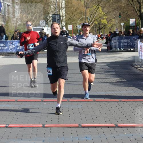 12.04.2026 - 45. Internationalen Wilhelmsburger Insellauf Strokosch-Dieckow http://msf.ph/oto/9453489 12.04.2026 10:40:11 Ziel 3442, 5688, 3834, 4629 meine-sportfotos.de