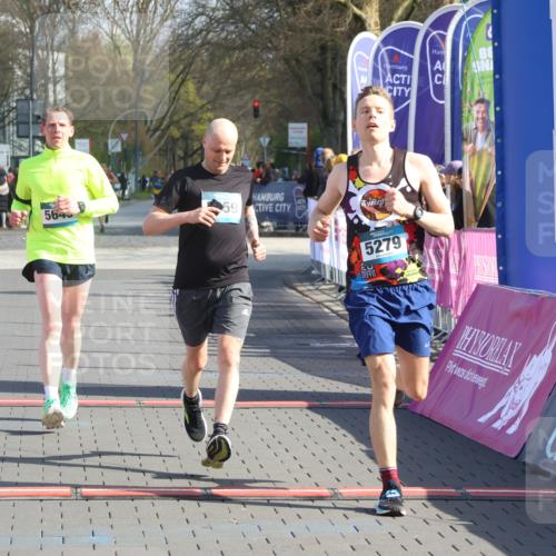 12.04.2026 - 45. Internationalen Wilhelmsburger Insellauf Strokosch-Dieckow http://msf.ph/oto/9453495 12.04.2026 10:27:47 Ziel 5440, 5279, 2659, 5645 meine-sportfotos.de