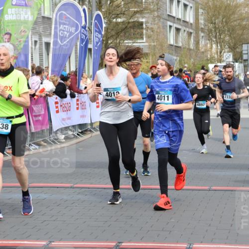 12.04.2026 - 45. Internationalen Wilhelmsburger Insellauf Strokosch-Dieckow http://msf.ph/oto/9453496 12.04.2026 13:06:35 Ziel 5677, 4507, 4638, 4010, 4011, 5719, 4092, 4819, 5588, 2335, 4897, 2584, 3591, 5859 meine-sportfotos.de
