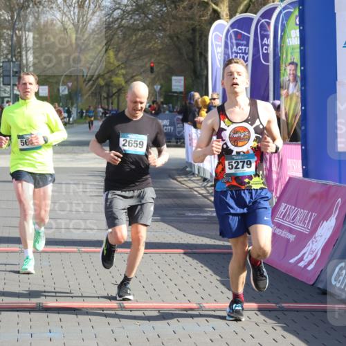 12.04.2026 - 45. Internationalen Wilhelmsburger Insellauf Strokosch-Dieckow http://msf.ph/oto/9453501 12.04.2026 10:27:47 Ziel 5440, 5279, 2659, 5645 meine-sportfotos.de