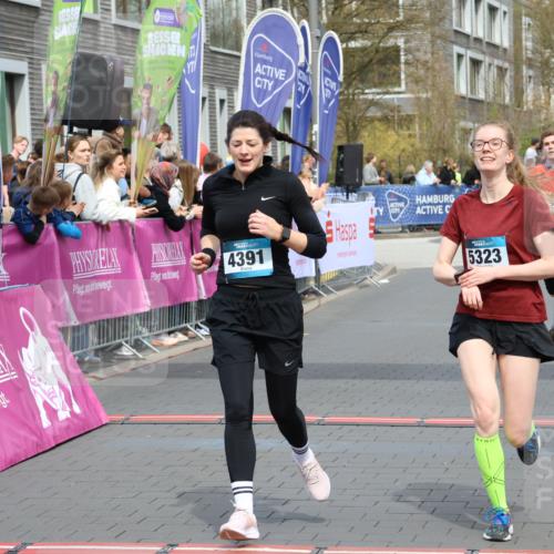 12.04.2026 - 45. Internationalen Wilhelmsburger Insellauf Strokosch-Dieckow http://msf.ph/oto/9453530 12.04.2026 13:06:27 Ziel 3032, 4391, 5323, 4432, 4236, 5677 meine-sportfotos.de
