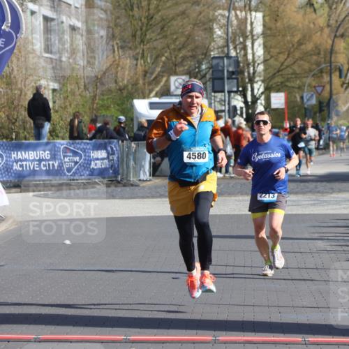 12.04.2026 - 45. Internationalen Wilhelmsburger Insellauf Strokosch-Dieckow http://msf.ph/oto/9453549 12.04.2026 10:28:07 Ziel 4580, 2213 meine-sportfotos.de
