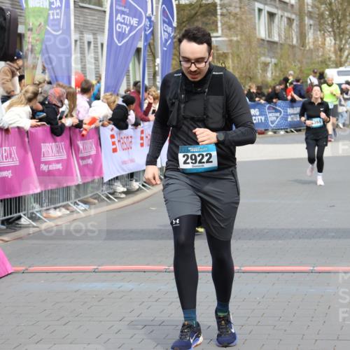12.04.2026 - 45. Internationalen Wilhelmsburger Insellauf Strokosch-Dieckow http://msf.ph/oto/9453551 12.04.2026 13:06:22 Ziel 2922, 3032, 4391 meine-sportfotos.de