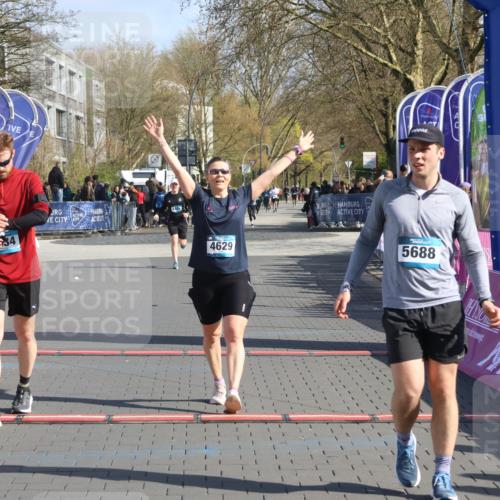 12.04.2026 - 45. Internationalen Wilhelmsburger Insellauf Strokosch-Dieckow http://msf.ph/oto/9453552 12.04.2026 10:40:15 Ziel 3442, 5688, 3834, 4629 meine-sportfotos.de