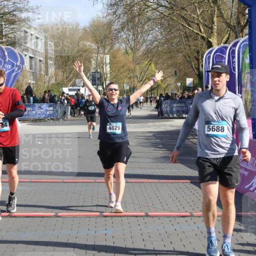 12.04.2026 - 45. Internationalen Wilhelmsburger Insellauf Strokosch-Dieckow http://msf.ph/oto/9453555 12.04.2026 10:40:15 Ziel 3442, 5688, 3834, 4629 meine-sportfotos.de