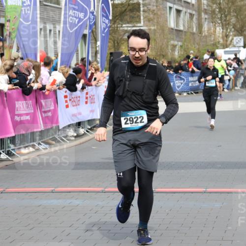 12.04.2026 - 45. Internationalen Wilhelmsburger Insellauf Strokosch-Dieckow http://msf.ph/oto/9453557 12.04.2026 13:06:22 Ziel 2922, 3032, 4391 meine-sportfotos.de