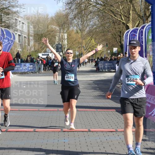 12.04.2026 - 45. Internationalen Wilhelmsburger Insellauf Strokosch-Dieckow http://msf.ph/oto/9453561 12.04.2026 10:40:15 Ziel 3442, 5688, 3834, 4629 meine-sportfotos.de
