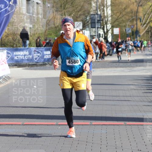 12.04.2026 - 45. Internationalen Wilhelmsburger Insellauf Strokosch-Dieckow http://msf.ph/oto/9453562 12.04.2026 10:28:08 Ziel 4580, 2213 meine-sportfotos.de