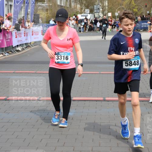 12.04.2026 - 45. Internationalen Wilhelmsburger Insellauf Strokosch-Dieckow http://msf.ph/oto/9453572 12.04.2026 13:06:14 Ziel 4219, 5848 meine-sportfotos.de
