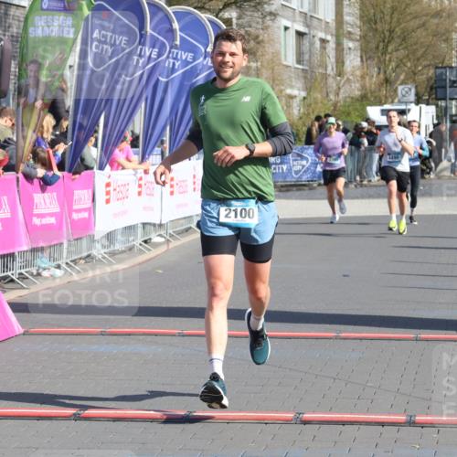 12.04.2026 - 45. Internationalen Wilhelmsburger Insellauf Strokosch-Dieckow http://msf.ph/oto/9453576 12.04.2026 10:40:25 Ziel 4401, 2100 meine-sportfotos.de