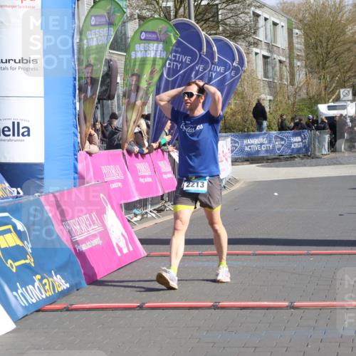 12.04.2026 - 45. Internationalen Wilhelmsburger Insellauf Strokosch-Dieckow http://msf.ph/oto/9453578 12.04.2026 10:28:12 Ziel 4580, 2213 meine-sportfotos.de