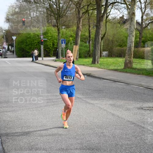 12.04.2026 - 45. Internationalen Wilhelmsburger Insellauf J. Mangold http://msf.ph/oto/9453587 12.04.2026 10:12:11 Ziel 4512, 2873 meine-sportfotos.de