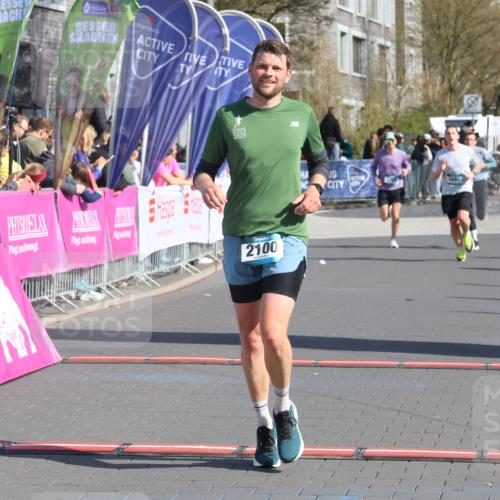 12.04.2026 - 45. Internationalen Wilhelmsburger Insellauf Strokosch-Dieckow http://msf.ph/oto/9453589 12.04.2026 10:40:26 Ziel 2100 meine-sportfotos.de