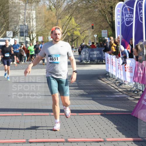 12.04.2026 - 45. Internationalen Wilhelmsburger Insellauf Strokosch-Dieckow http://msf.ph/oto/9453603 12.04.2026 10:28:25 Ziel 4651, 3562 meine-sportfotos.de