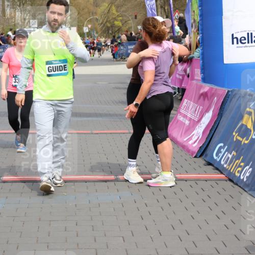 12.04.2026 - 45. Internationalen Wilhelmsburger Insellauf Strokosch-Dieckow http://msf.ph/oto/9453605 12.04.2026 13:06:10 Ziel 5486, 4619, 3316, 4219, 5848 meine-sportfotos.de