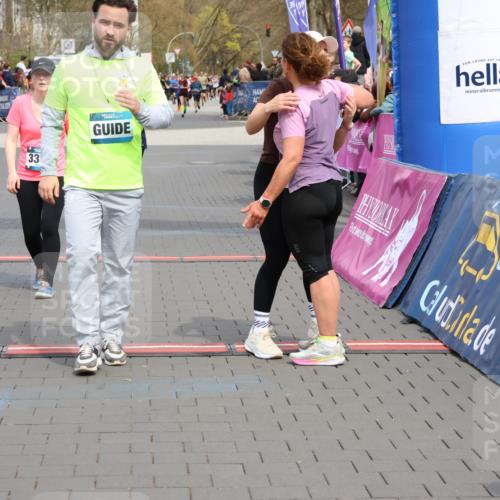 12.04.2026 - 45. Internationalen Wilhelmsburger Insellauf Strokosch-Dieckow http://msf.ph/oto/9453609 12.04.2026 13:06:10 Ziel 5486, 4619, 3316, 4219, 5848 meine-sportfotos.de