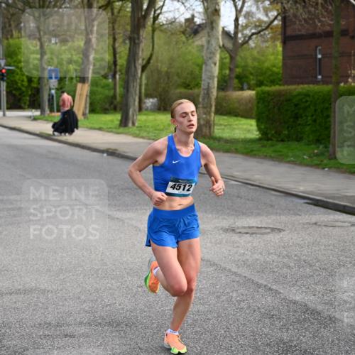 12.04.2026 - 45. Internationalen Wilhelmsburger Insellauf J. Mangold http://msf.ph/oto/9453611 12.04.2026 10:12:12 Ziel 4512, 2873 meine-sportfotos.de