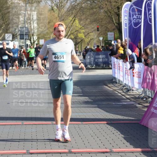 12.04.2026 - 45. Internationalen Wilhelmsburger Insellauf Strokosch-Dieckow http://msf.ph/oto/9453613 12.04.2026 10:28:25 Ziel 4651, 3562 meine-sportfotos.de