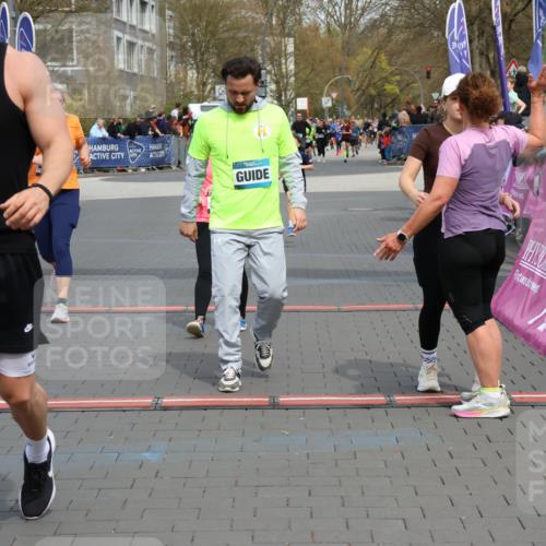 12.04.2026 - 45. Internationalen Wilhelmsburger Insellauf Strokosch-Dieckow http://msf.ph/oto/9453615 12.04.2026 13:06:09 Ziel 5486, 4619, 3316, 4219, 5848 meine-sportfotos.de