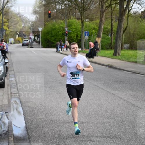 12.04.2026 - 45. Internationalen Wilhelmsburger Insellauf J. Mangold http://msf.ph/oto/9453643 12.04.2026 10:12:24 Ziel 2873 meine-sportfotos.de