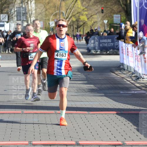 12.04.2026 - 45. Internationalen Wilhelmsburger Insellauf Strokosch-Dieckow http://msf.ph/oto/9453664 12.04.2026 10:28:35 Ziel 2265, 5473, 4163, 4214, 2022, 4068, 4294 meine-sportfotos.de