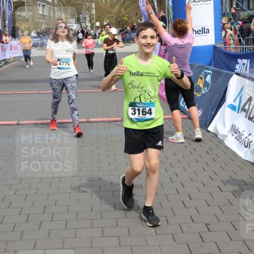 12.04.2026 - 45. Internationalen Wilhelmsburger Insellauf Strokosch-Dieckow http://msf.ph/oto/9453671 12.04.2026 13:06:05 Ziel 3782, 3164, 4452, 4775, 5486, 4619, 3316 meine-sportfotos.de